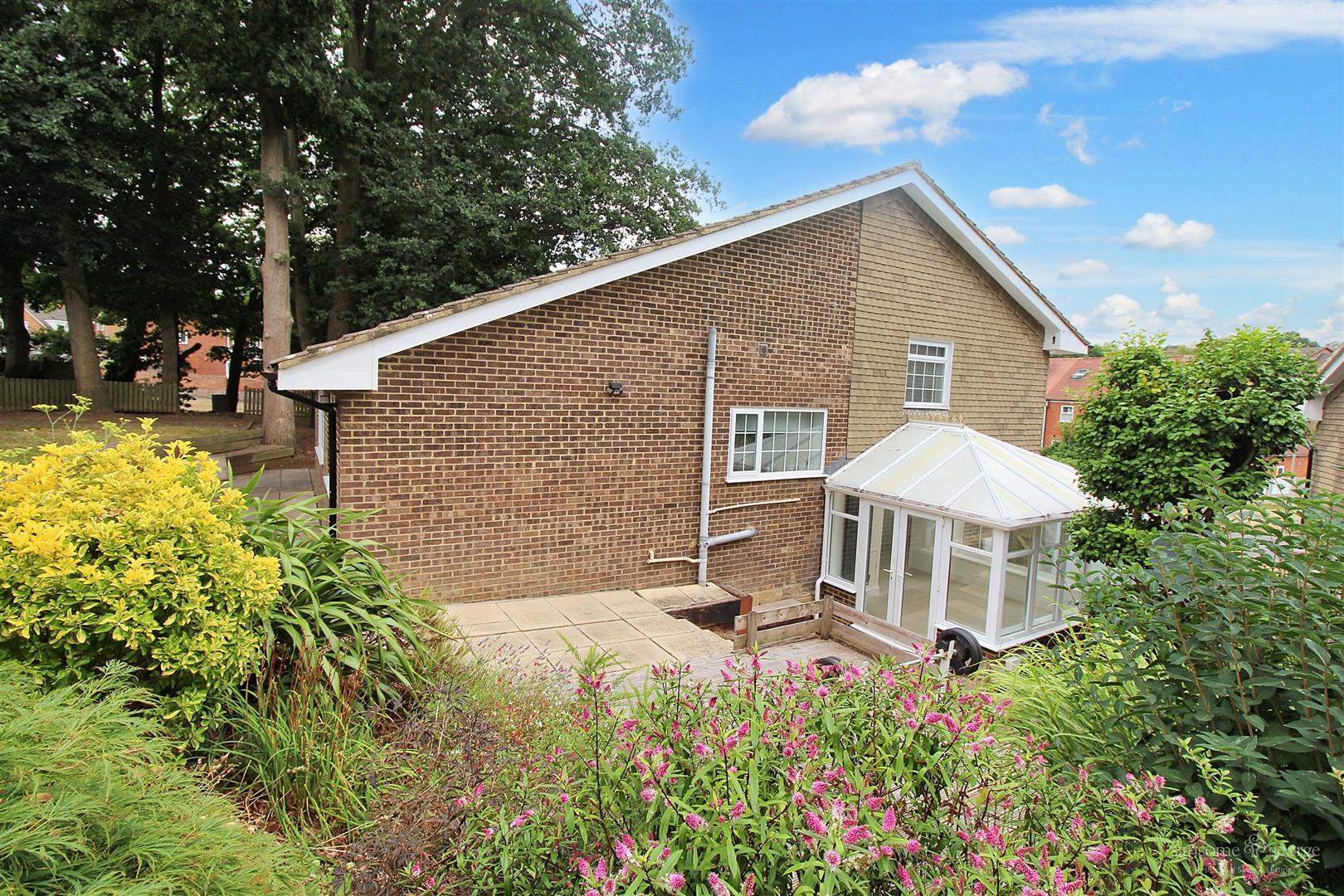 Lower Elmstone Drive, Tilehurst, Reading